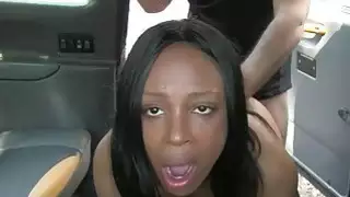 Ebony woman gets fucked in London taxi