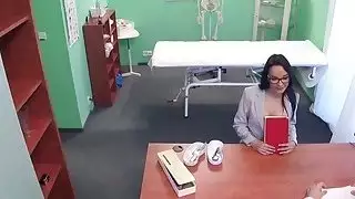 Slim patient doing doctors dick in office